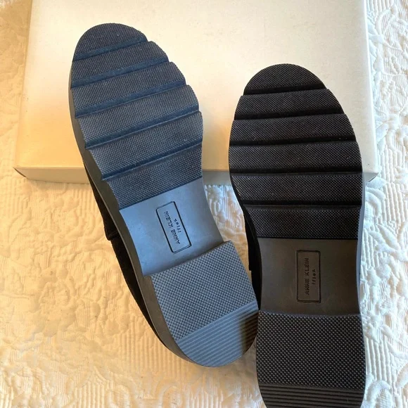 New In Box Anne Klein Suede Shoes - Picture 9 of 16